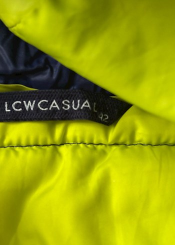 Mavi Parlak Kapüşonlu Kadın Şişme Yelek - Görsel 2