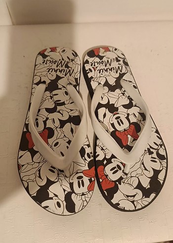 32 numara Minnie mouse'lu parmak arası terlik - Görsel 2