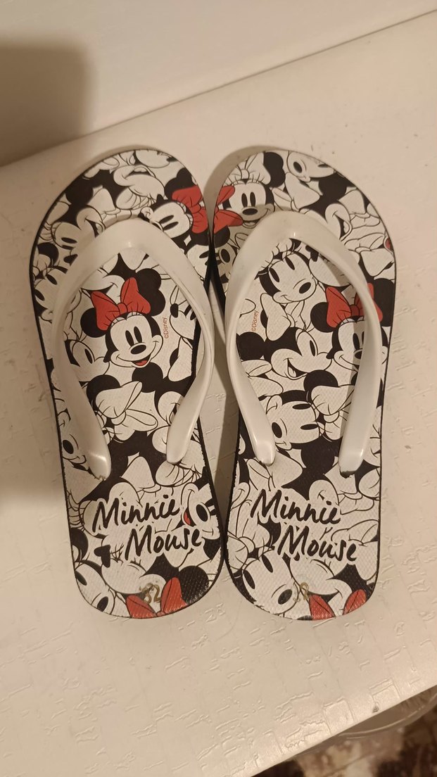 32 numara Minnie mouse'lu parmak arası terlik - Görsel 3