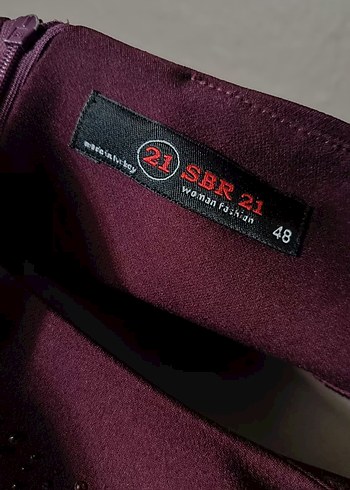 48 Beden bordo Renk 48 beden bordo renk yaka kısmı ışıltılı likralı elbise