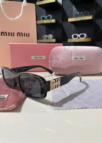 Miu Miu Kadın Güneş Gözlüğü