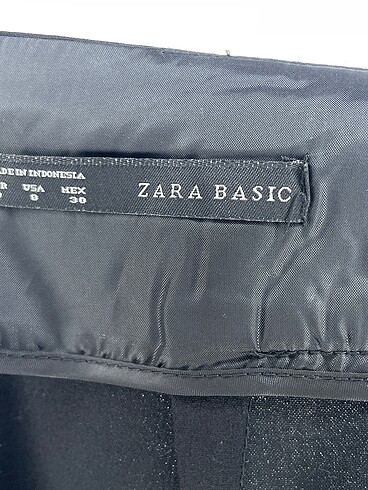 40 Beden siyah Renk Zara Midi Etek %70 İndirimli.