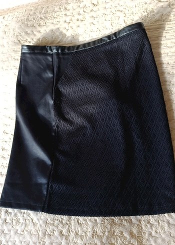 Siyah ön yüzü Örgü,arka kısmı deri görünümlü, Midi Kalem Etek - Görsel 3