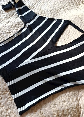 Ön ve arka V Yaka, Siyah Beyaz Çizgili Triko Kazak - Görsel 4