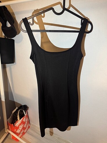 Bershka siyah elbise