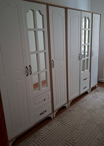 Giysi Dolabı