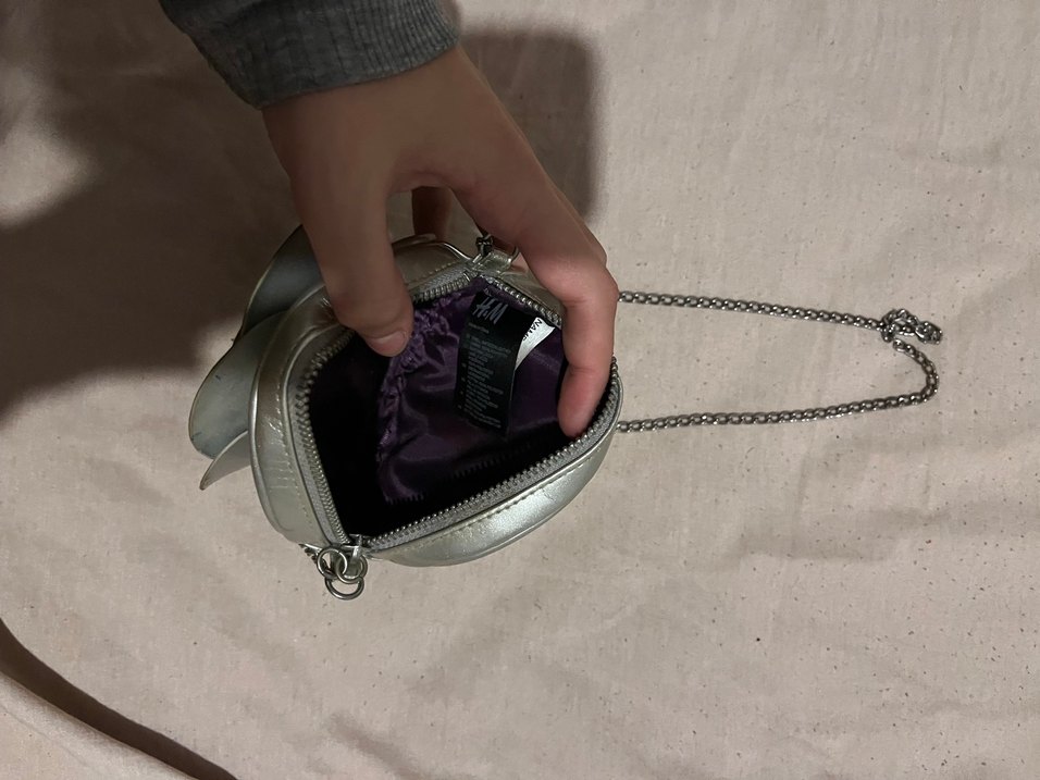 Gri Pullu Gül Detaylı Zincir Kadın Çanta - Görsel 3