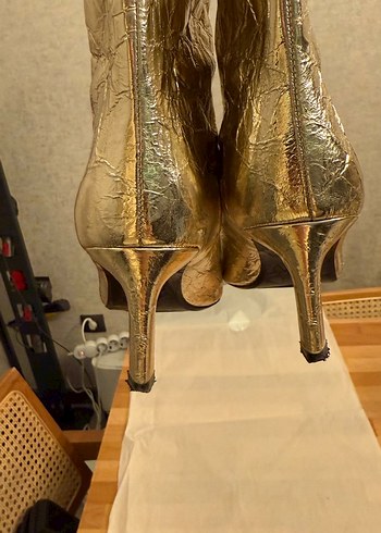 Altın Rengi Yılan Desenli Dizüstü Deri Çizme - Görsel 9