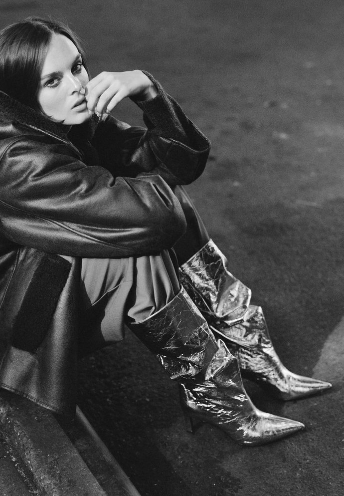 Altın Rengi Yılan Desenli Dizüstü Deri Çizme - Görsel 4