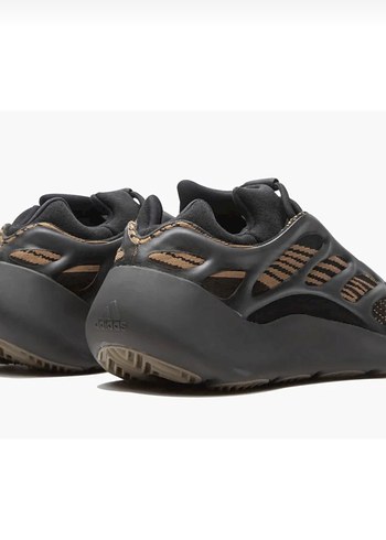 Adidas Adidas Yeezy 700 V3 Clabro(50)