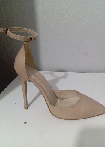 ben ince topuk bilekten bağlamalı stiletto