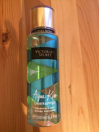 Victoria s Secret Victoria's Secret, aqua kiss unwrapped