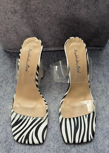 Zebra Desenli Stiletto Topuklu Kadın Terlik Ayakkabı