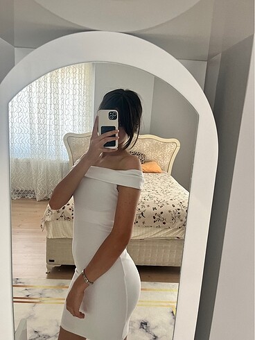 Stradivarius Beyaz Elbise