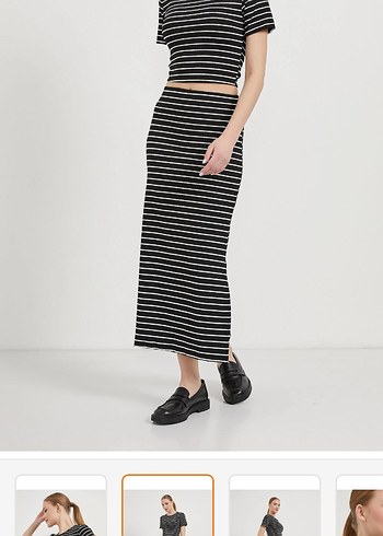 Siyah Çizgili Kısa Kollu Bluz ve etek - Görsel 3