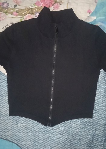 Siyah Fermuarlı crop ceket genç kızlar için çünkü crop şeklinde - Görsel 2