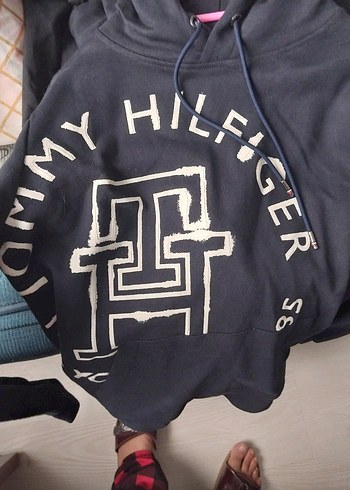 Tommy Hilfiger Tommy Hilfiger orjinal bir kere giyildi