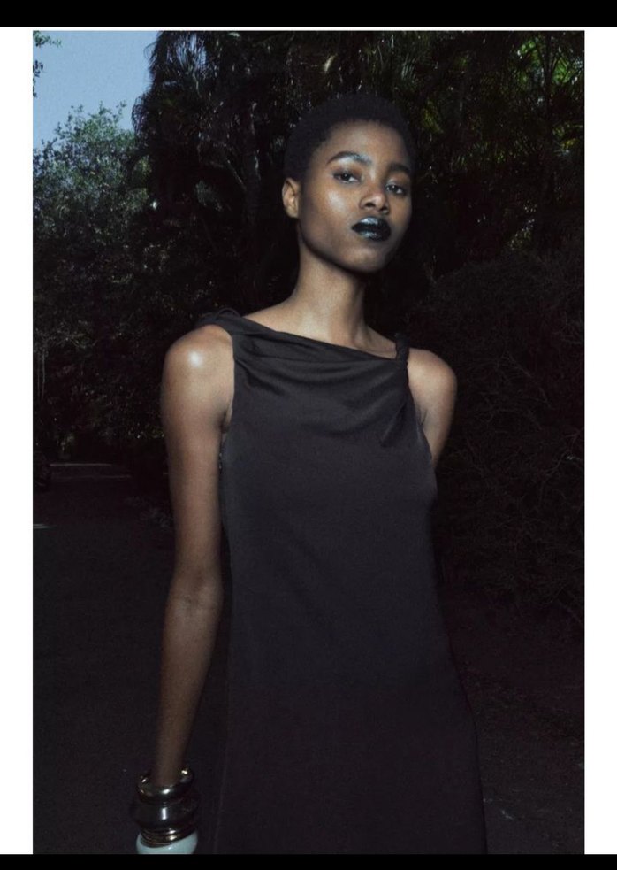 Zara Siyah saten yırtmaçlı midi elbise - Görsel 2