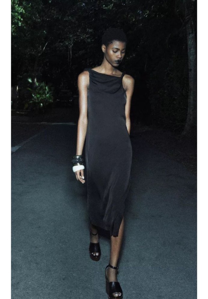 Zara Siyah saten yırtmaçlı midi elbise - Görsel 5