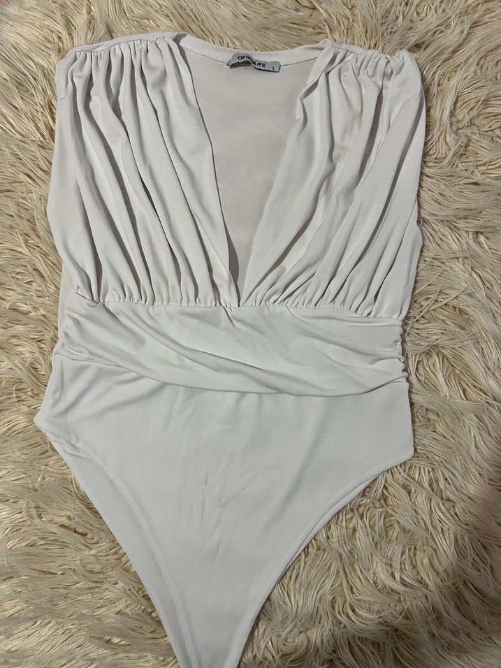 Beyaz Drapeli Kolsuz Kadın bluz - Görsel 2