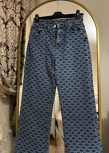 38 Beden Kadın Zincir Detaylı Batik Desenli Denim Pantolon