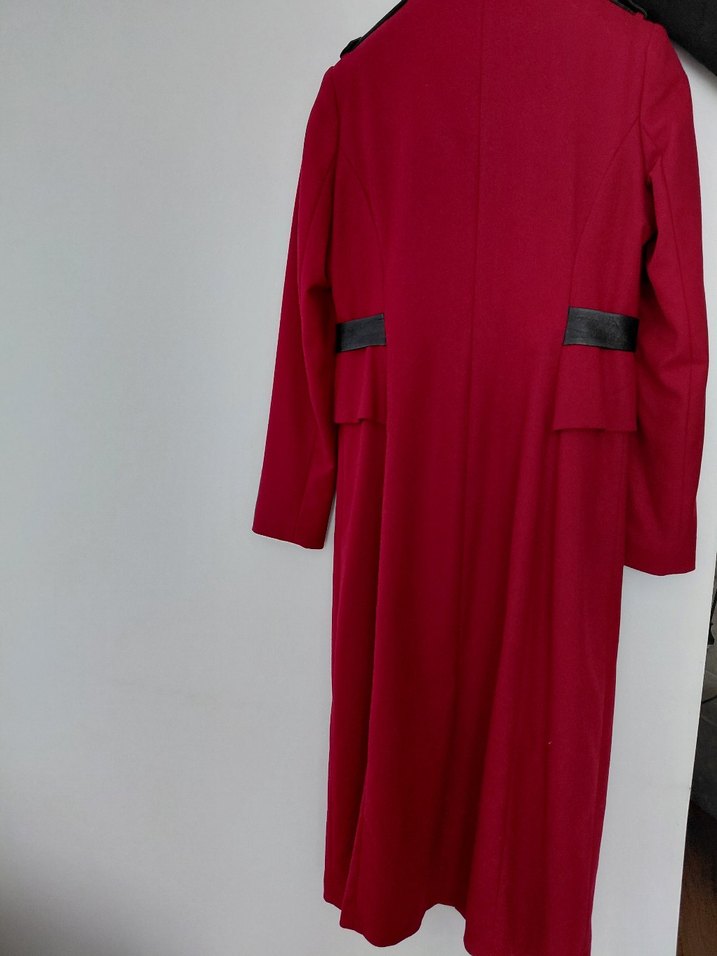 BORDO DÜĞMELİ  UZUN  KADIN MANTO
sadece birkez giyildi - Görsel 3