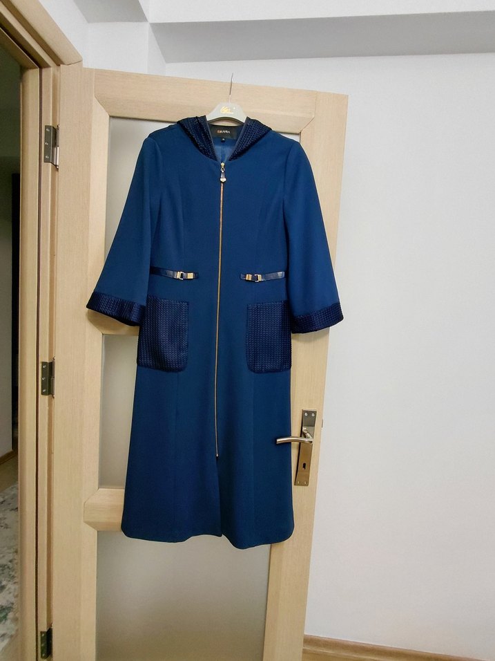 ASTARLI UZUN KOLLU  ARA BOY KAP.
SADECE 2 KEZ GİYİLDİ .40 beden - Görsel 2