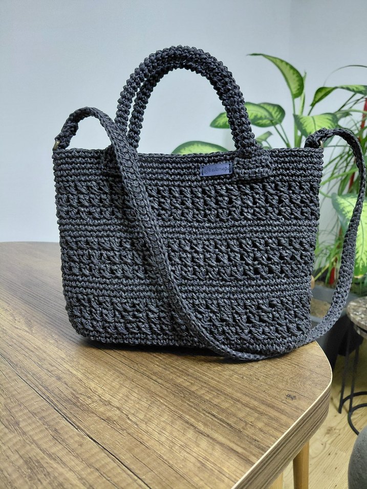 Antrasit  kağıt ip
Örgü Çanta .Astarlı cepli çıtçıtlı. - Görsel 2