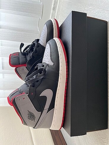 Air jordan 1 mid (gs)