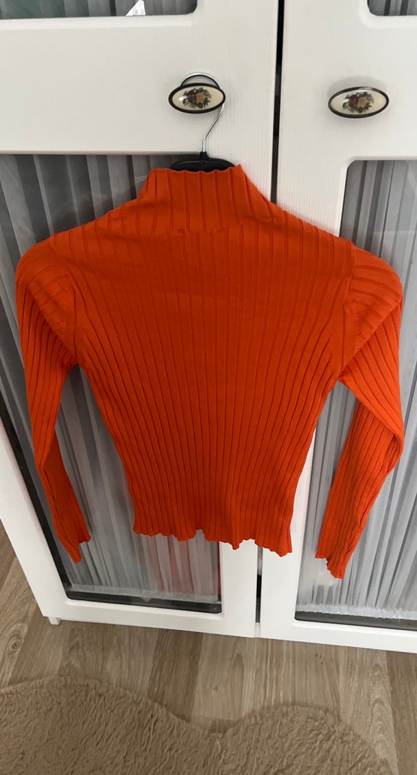 Turuncu Fitilli Boğazlı Kadın Kazak - Görsel 3