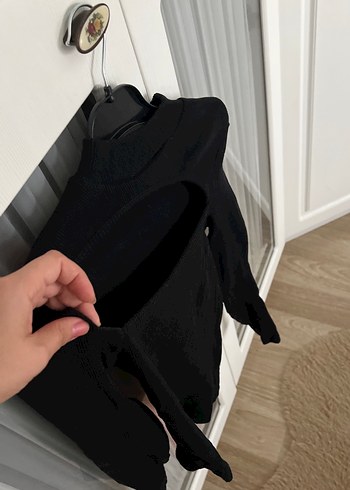 Siyah Boğazlı  Kısa Kadın Kazak - Görsel 2