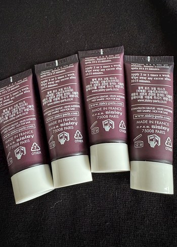 Sisley Black Rose yüz maskesi - Görsel 2