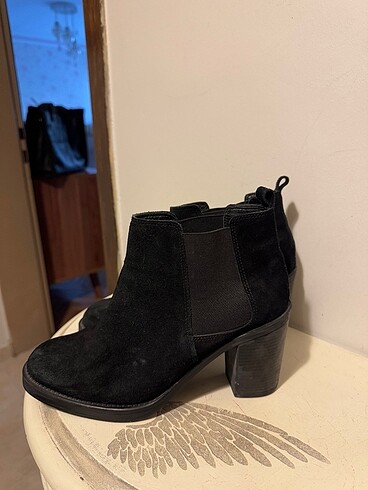 Hotiç topuklu süet bot - Görsel 3