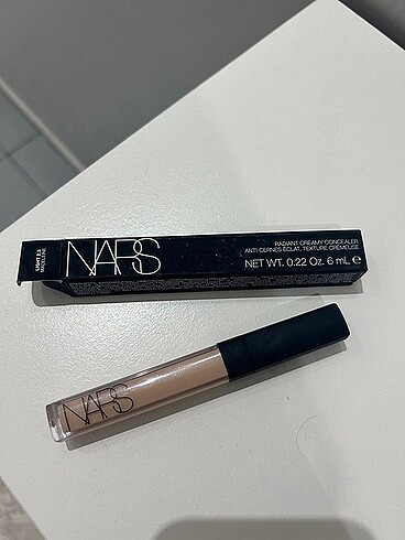 Nars Radiant Creamy Concealer light 2.3