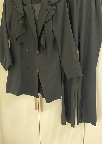 Uzun Siyah Kadın Blazer Ceket Fırfırlı - Görsel 2