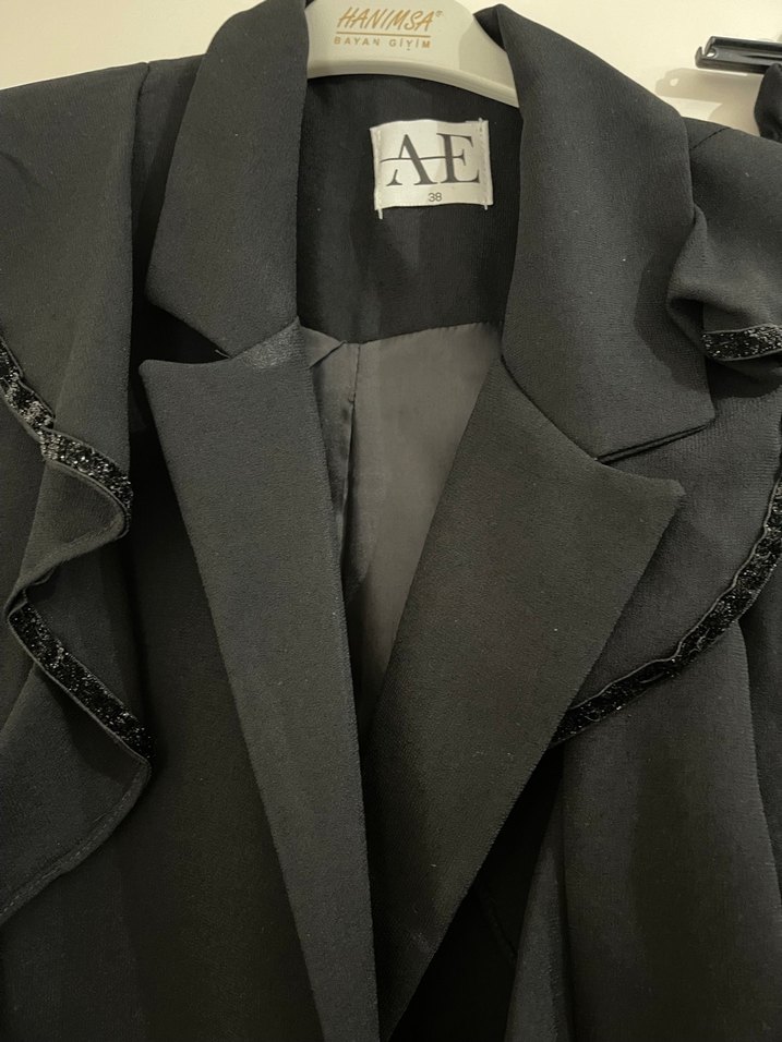 Uzun Siyah Kadın Blazer Ceket Fırfırlı - Görsel 4