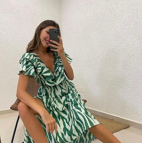 Trendyol & Milla Yakası fırfırlı zebra desen yeşil elbise