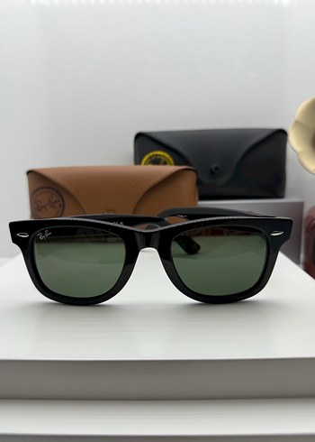 Siyah Klasik Ray-Ban Kadın Güneş Gözlüğü