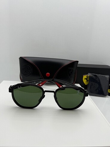 Ray Ban