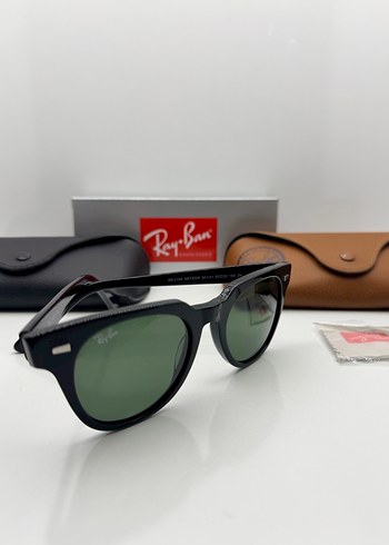 Ray-Ban Siyah Kadın Gözlüğü Tokalı - Görsel 2