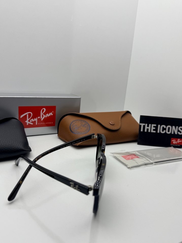 Ray-Ban Siyah Şeffaf Kadın Güneş Gözlüğü - Görsel 2