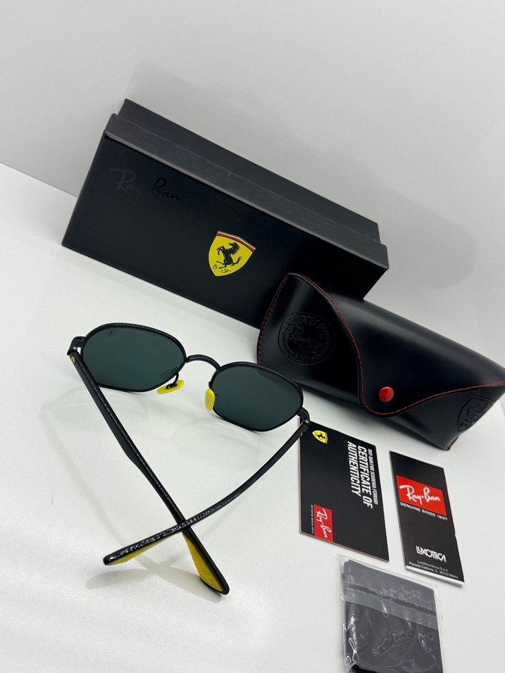 Ray-Ban Siyah Ferrari Erkek Güneş Gözlüğü - Görsel 3