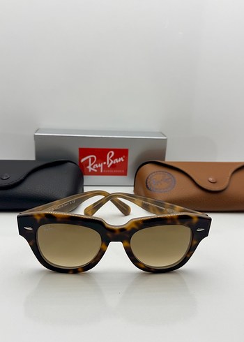 Ray Ban