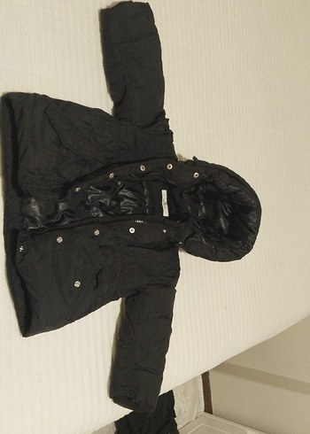 Düğmeli Siyah Erkek Çocuk mont bir kere giyilmiş - Görsel 2