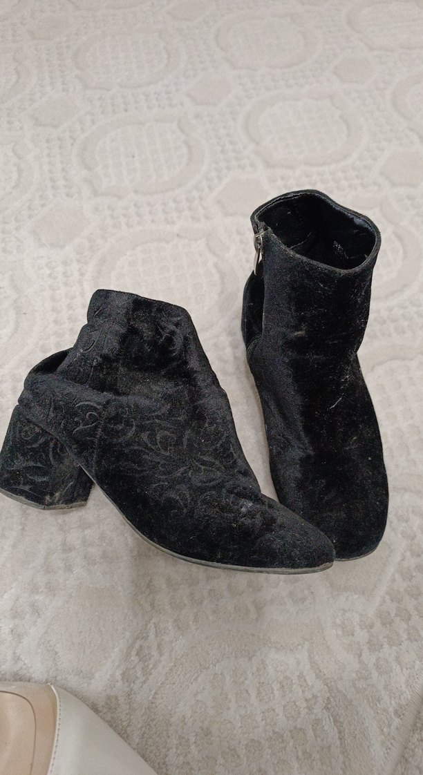 Siyah Süet Kadın Topuklu Bot - Görsel 2