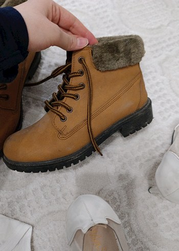 Kahverengi Süet Kürklü Kadın Botu - Görsel 2