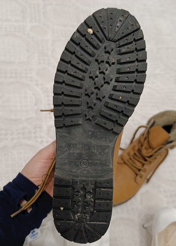 Kahverengi Süet Kürklü Kadın Botu - Görsel 3