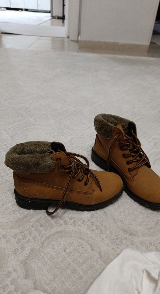 Kahverengi Süet Kürklü Kadın Botu - Görsel 4