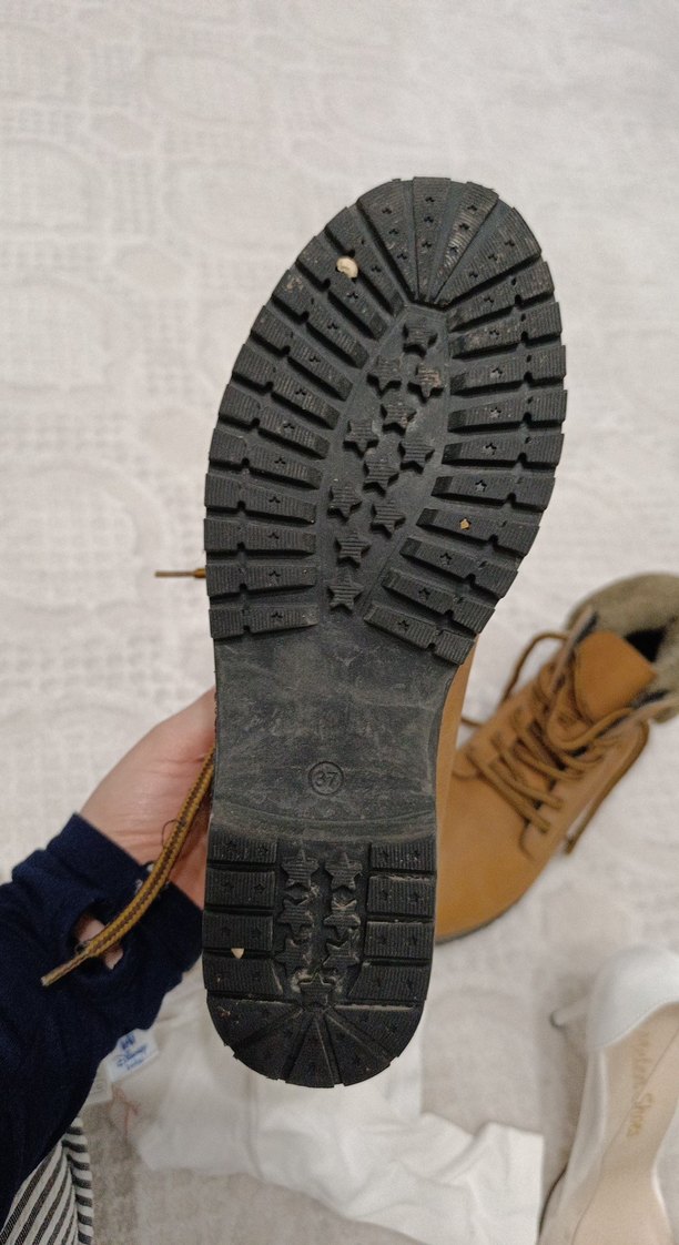 Kahverengi Süet Kürklü Kadın Botu - Görsel 3