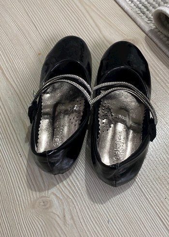 Kız Çocuk Siyah Yılan Desenli Tokalı Babet - Görsel 3